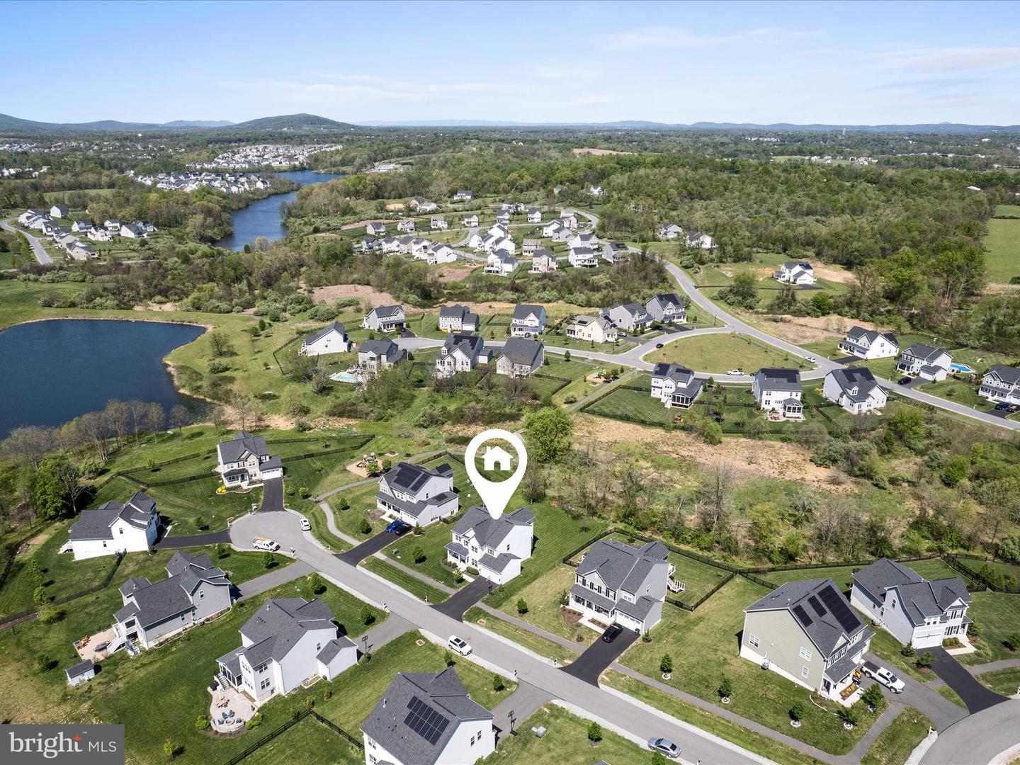 18378 GRASSYVIEW PL, ROUND HILL, Virginia 20141, 5 Bedrooms Bedrooms, ,3 BathroomsBathrooms,Residential,For sale,18378 GRASSYVIEW PL,VALO2094402 MLS # VALO2094402