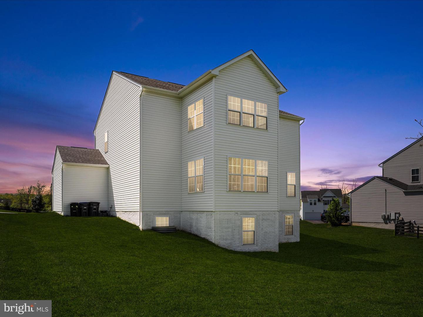 18378 GRASSYVIEW PL, ROUND HILL, Virginia 20141, 5 Bedrooms Bedrooms, ,3 BathroomsBathrooms,Residential,For sale,18378 GRASSYVIEW PL,VALO2094402 MLS # VALO2094402
