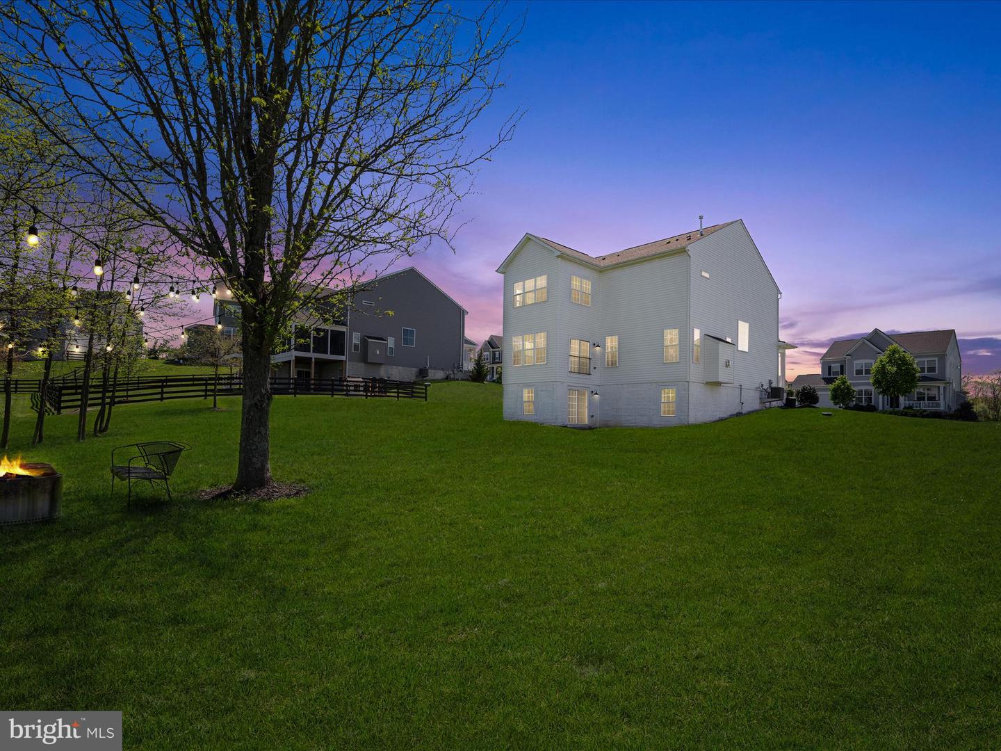 18378 GRASSYVIEW PL, ROUND HILL, Virginia 20141, 5 Bedrooms Bedrooms, ,3 BathroomsBathrooms,Residential,For sale,18378 GRASSYVIEW PL,VALO2094402 MLS # VALO2094402