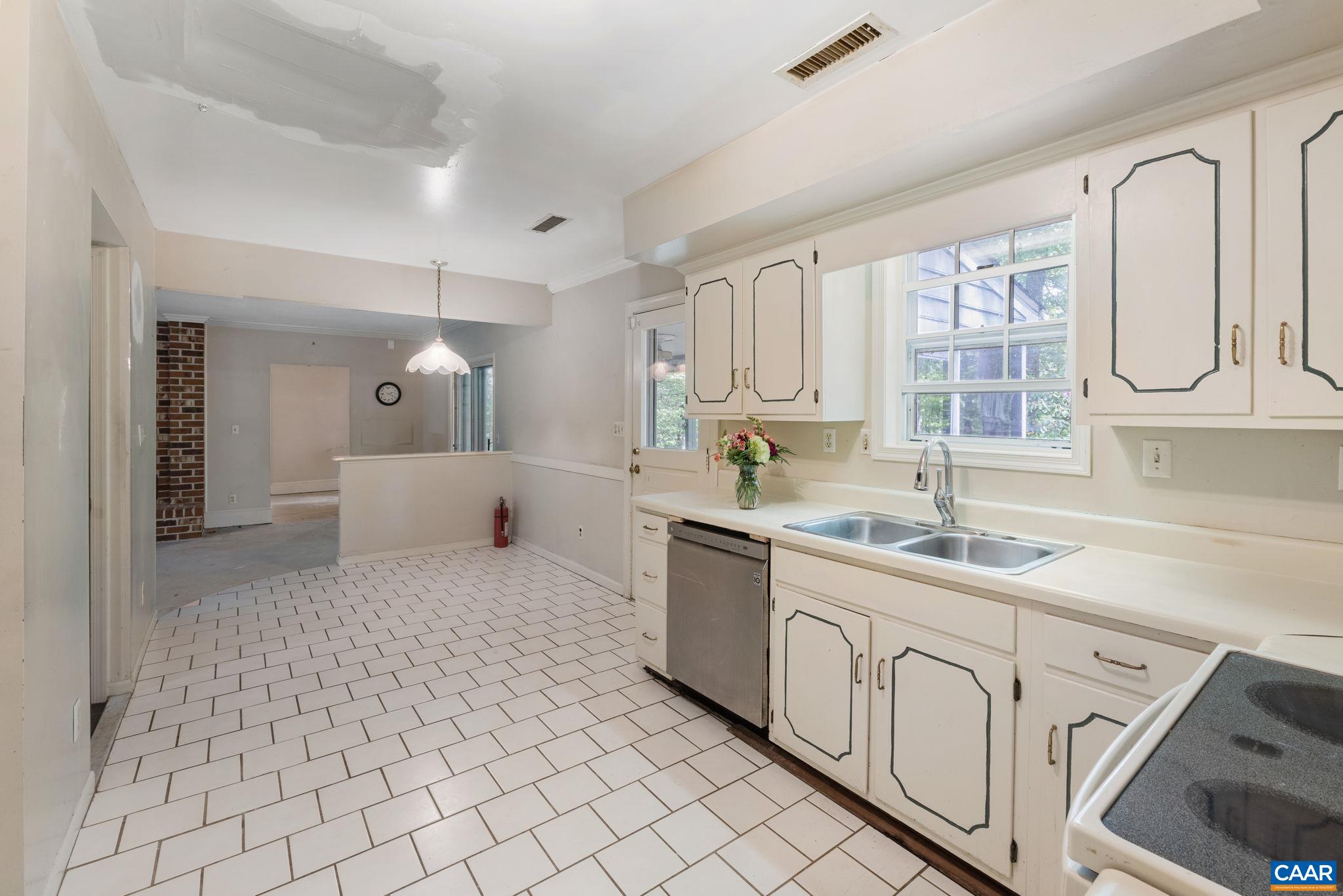 995 OWENSVILLE RD, CHARLOTTESVILLE, Virginia 22901, 4 Bedrooms Bedrooms, ,3 BathroomsBathrooms,Residential,995 OWENSVILLE RD,663939 MLS # 663939