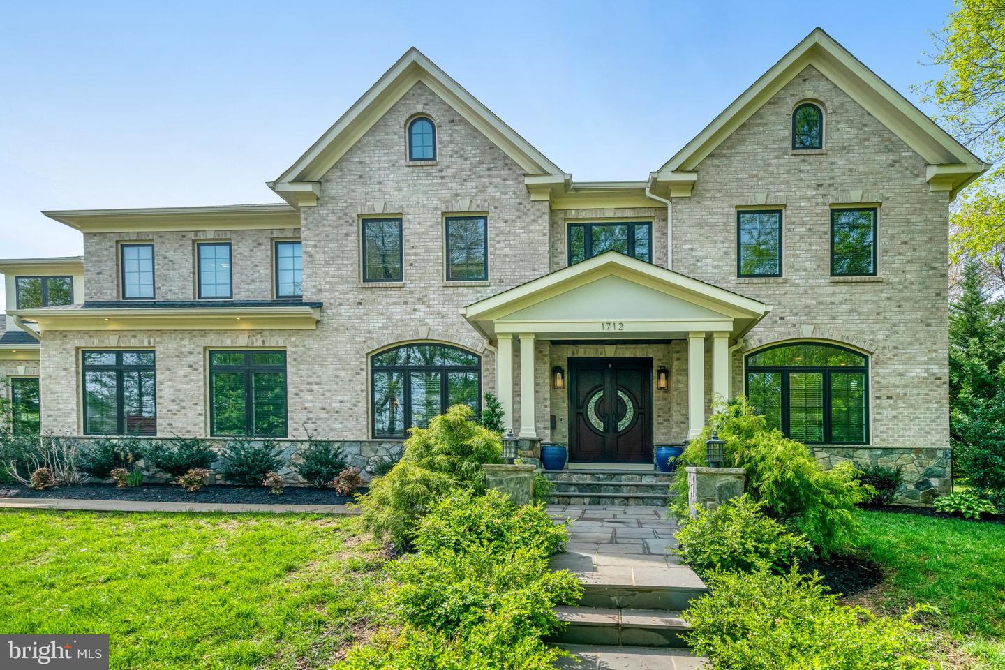 1712 LINWOOD PL, MCLEAN, Virginia 22101, 5 Bedrooms Bedrooms, ,6 BathroomsBathrooms,Residential,For sale,1712 LINWOOD PL,VAFX2235334 MLS # VAFX2235334