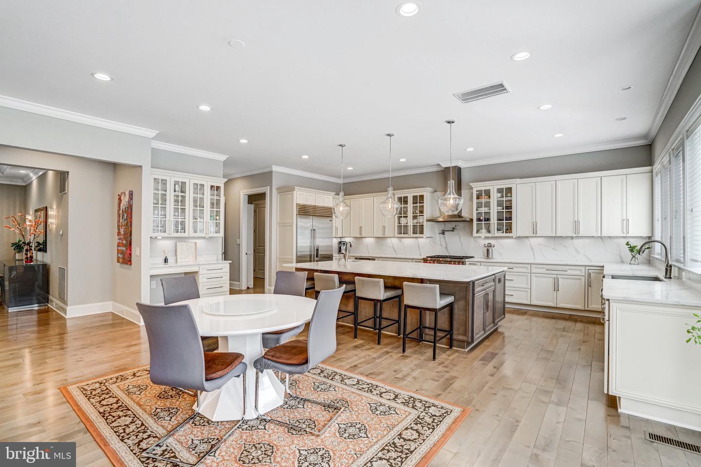 1712 LINWOOD PL, MCLEAN, Virginia 22101, 5 Bedrooms Bedrooms, ,6 BathroomsBathrooms,Residential,For sale,1712 LINWOOD PL,VAFX2235334 MLS # VAFX2235334