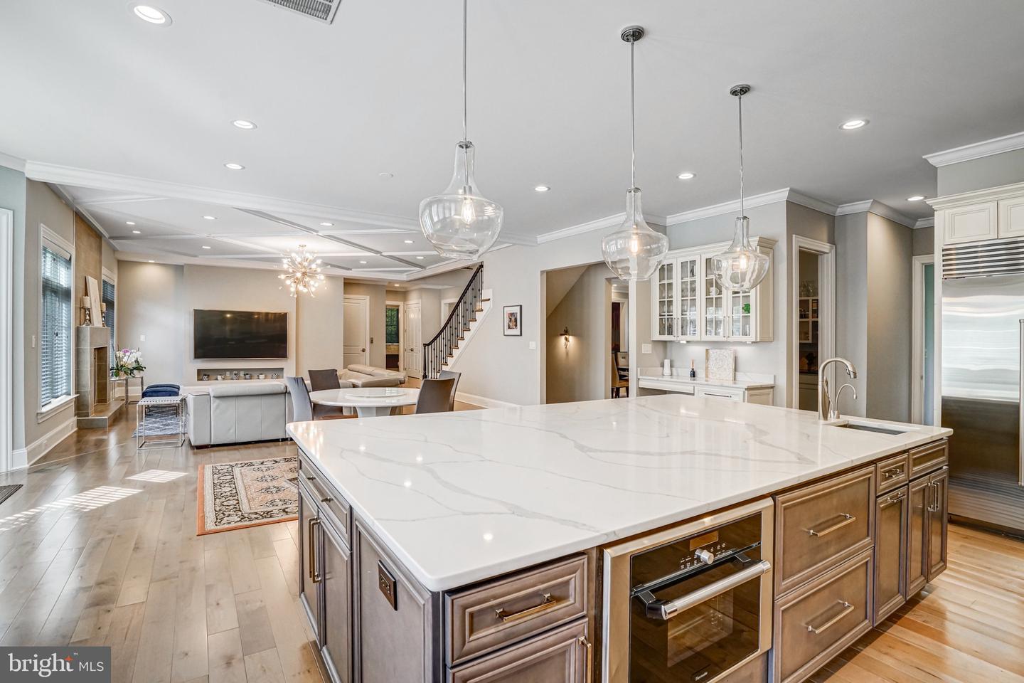 1712 LINWOOD PL, MCLEAN, Virginia 22101, 5 Bedrooms Bedrooms, ,6 BathroomsBathrooms,Residential,For sale,1712 LINWOOD PL,VAFX2235334 MLS # VAFX2235334