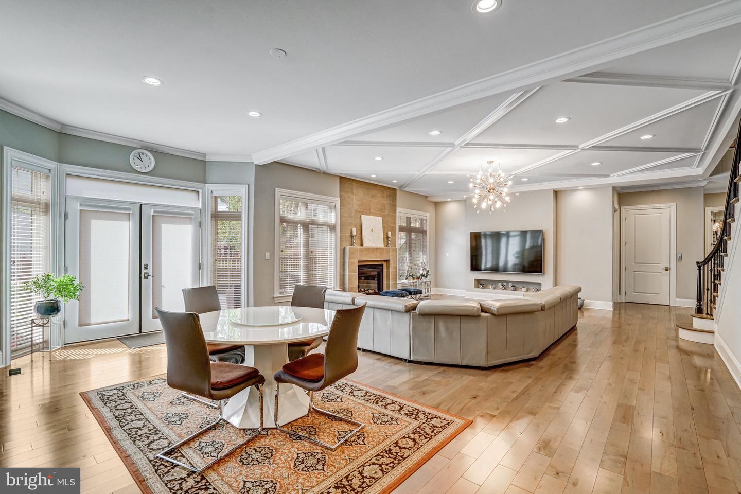 1712 LINWOOD PL, MCLEAN, Virginia 22101, 5 Bedrooms Bedrooms, ,6 BathroomsBathrooms,Residential,For sale,1712 LINWOOD PL,VAFX2235334 MLS # VAFX2235334