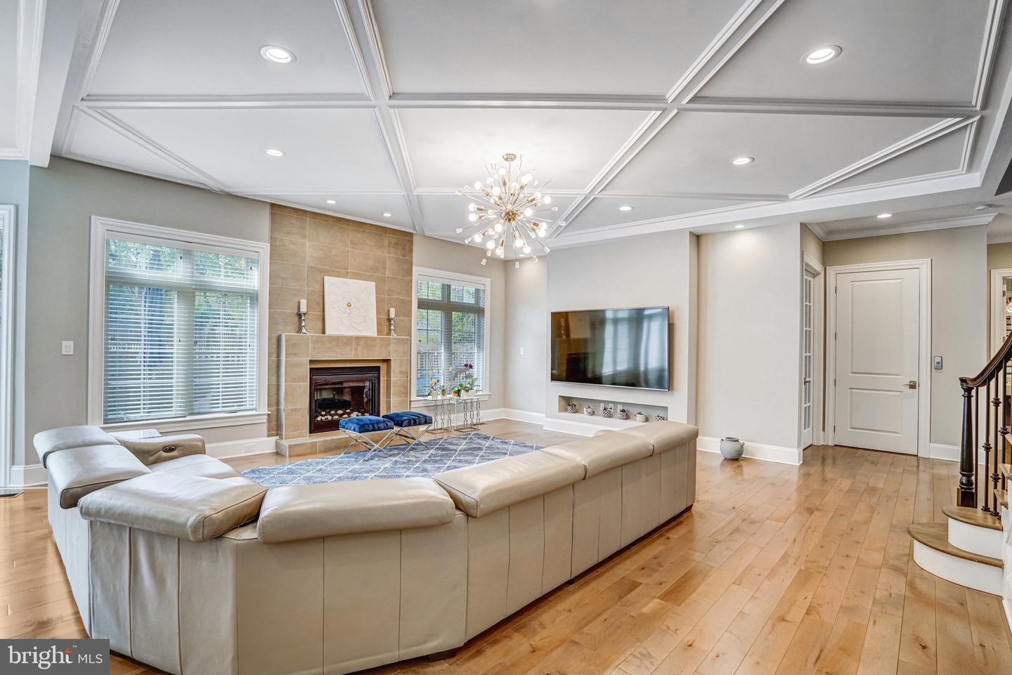 1712 LINWOOD PL, MCLEAN, Virginia 22101, 5 Bedrooms Bedrooms, ,6 BathroomsBathrooms,Residential,For sale,1712 LINWOOD PL,VAFX2235334 MLS # VAFX2235334