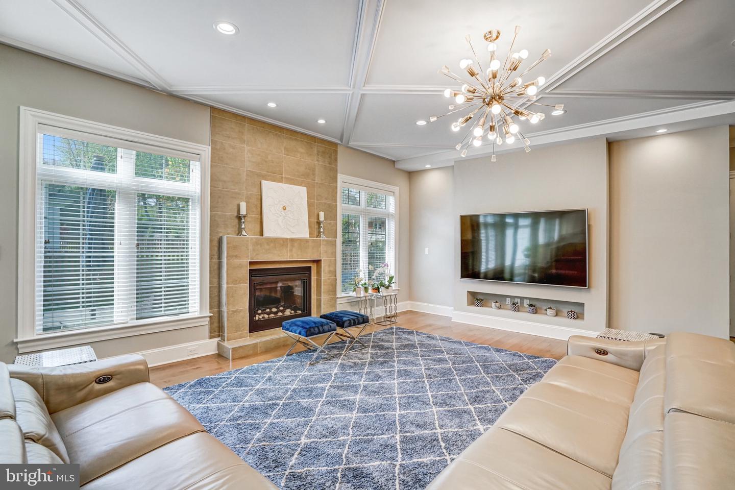 1712 LINWOOD PL, MCLEAN, Virginia 22101, 5 Bedrooms Bedrooms, ,6 BathroomsBathrooms,Residential,For sale,1712 LINWOOD PL,VAFX2235334 MLS # VAFX2235334
