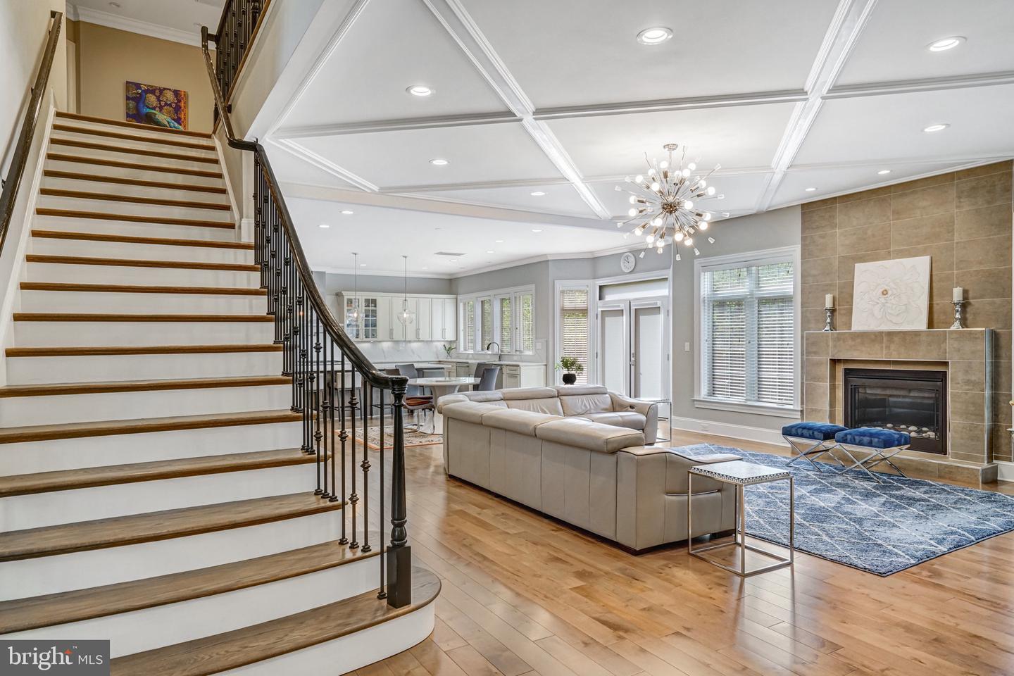 1712 LINWOOD PL, MCLEAN, Virginia 22101, 5 Bedrooms Bedrooms, ,6 BathroomsBathrooms,Residential,For sale,1712 LINWOOD PL,VAFX2235334 MLS # VAFX2235334