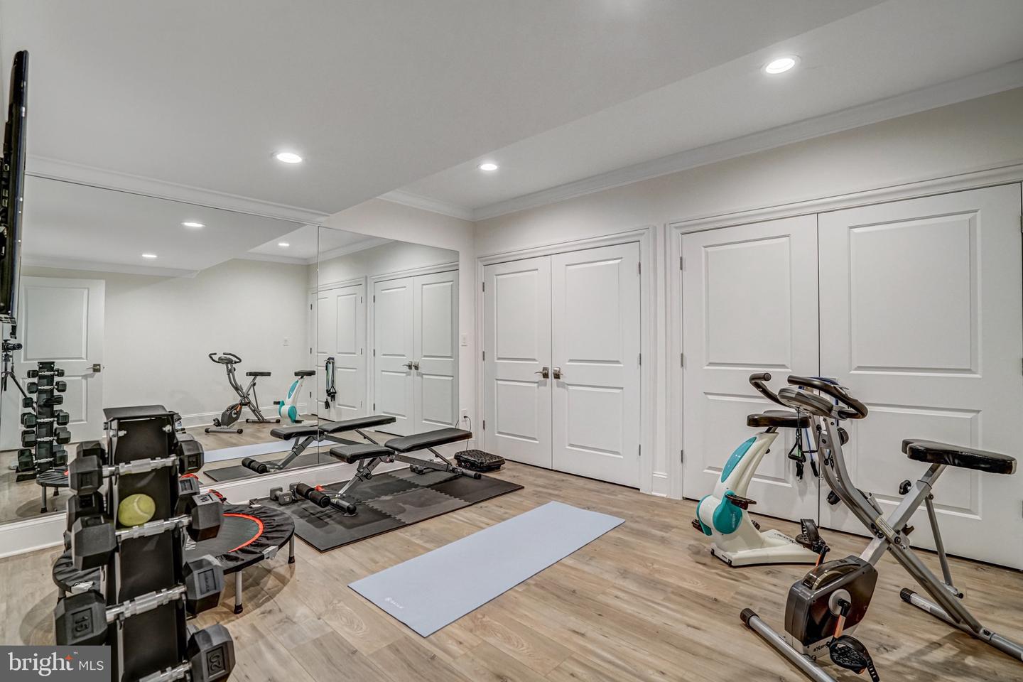 1712 LINWOOD PL, MCLEAN, Virginia 22101, 5 Bedrooms Bedrooms, ,6 BathroomsBathrooms,Residential,For sale,1712 LINWOOD PL,VAFX2235334 MLS # VAFX2235334