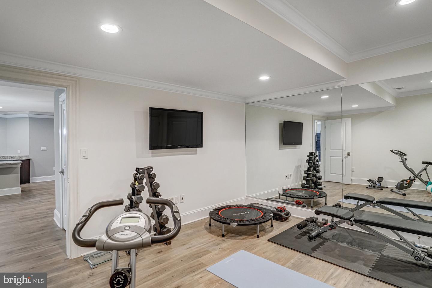 1712 LINWOOD PL, MCLEAN, Virginia 22101, 5 Bedrooms Bedrooms, ,6 BathroomsBathrooms,Residential,For sale,1712 LINWOOD PL,VAFX2235334 MLS # VAFX2235334