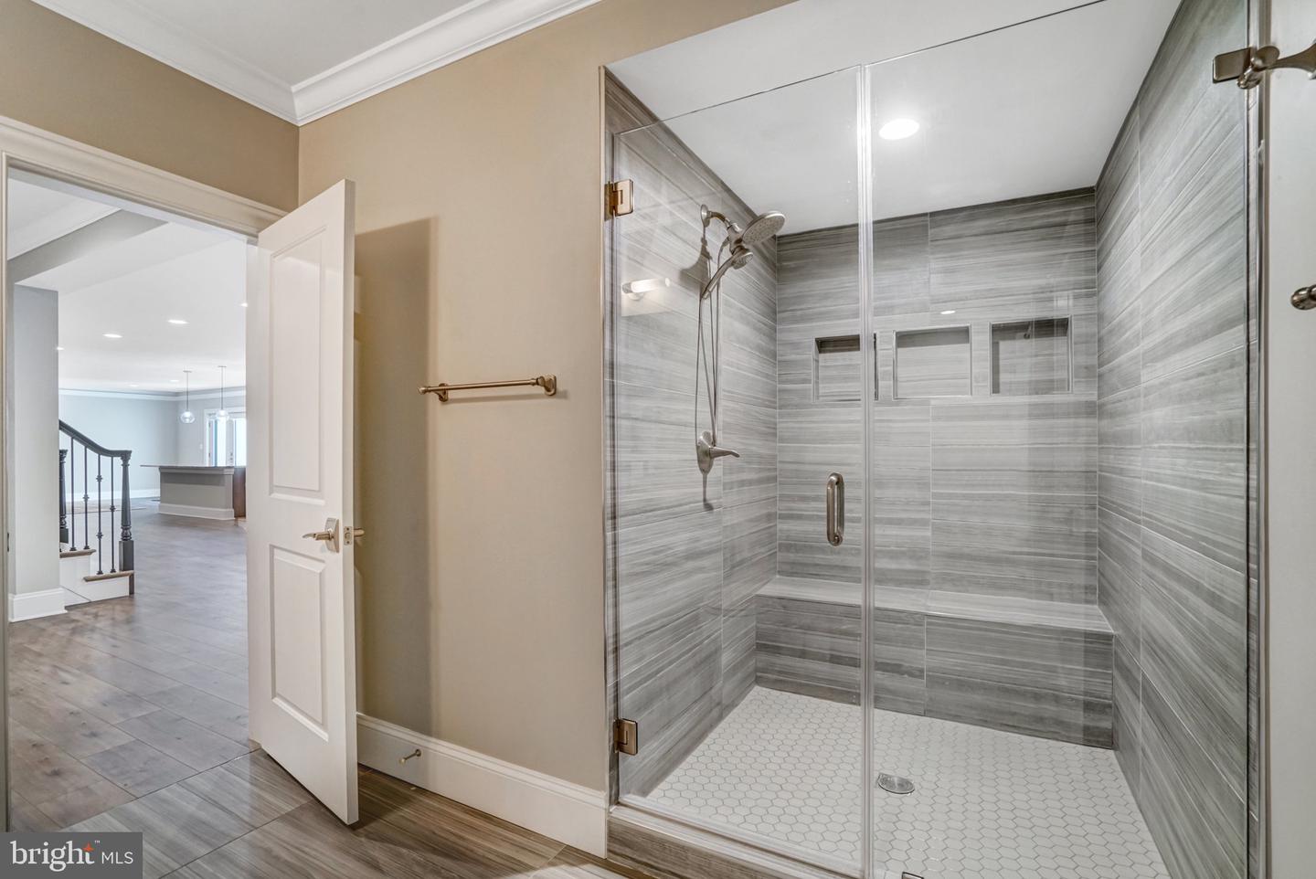 1712 LINWOOD PL, MCLEAN, Virginia 22101, 5 Bedrooms Bedrooms, ,6 BathroomsBathrooms,Residential,For sale,1712 LINWOOD PL,VAFX2235334 MLS # VAFX2235334