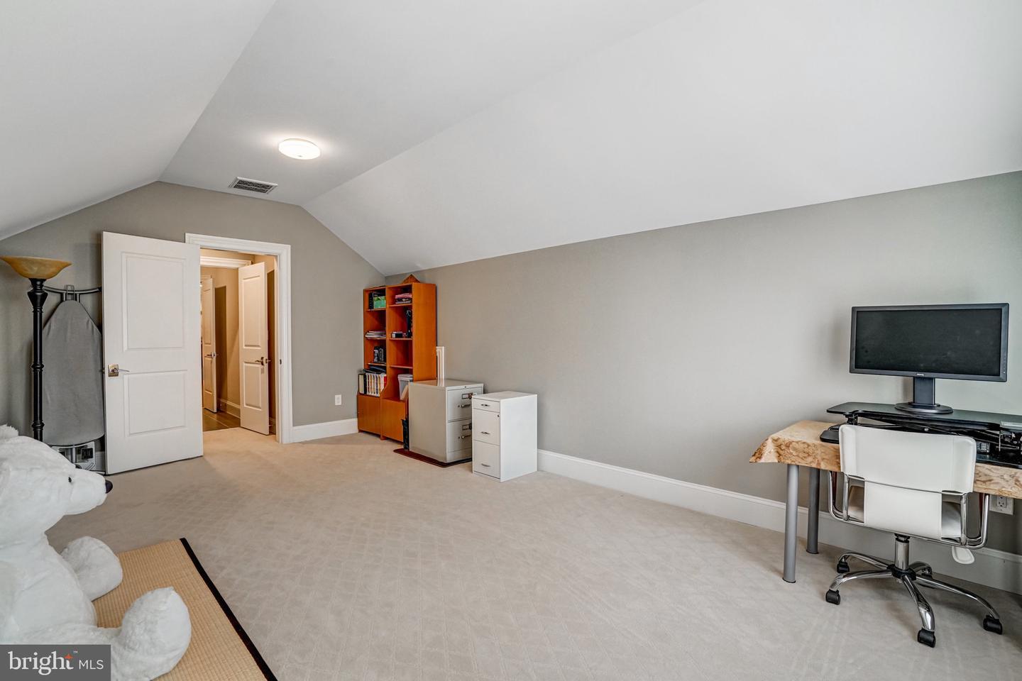 1712 LINWOOD PL, MCLEAN, Virginia 22101, 5 Bedrooms Bedrooms, ,6 BathroomsBathrooms,Residential,For sale,1712 LINWOOD PL,VAFX2235334 MLS # VAFX2235334