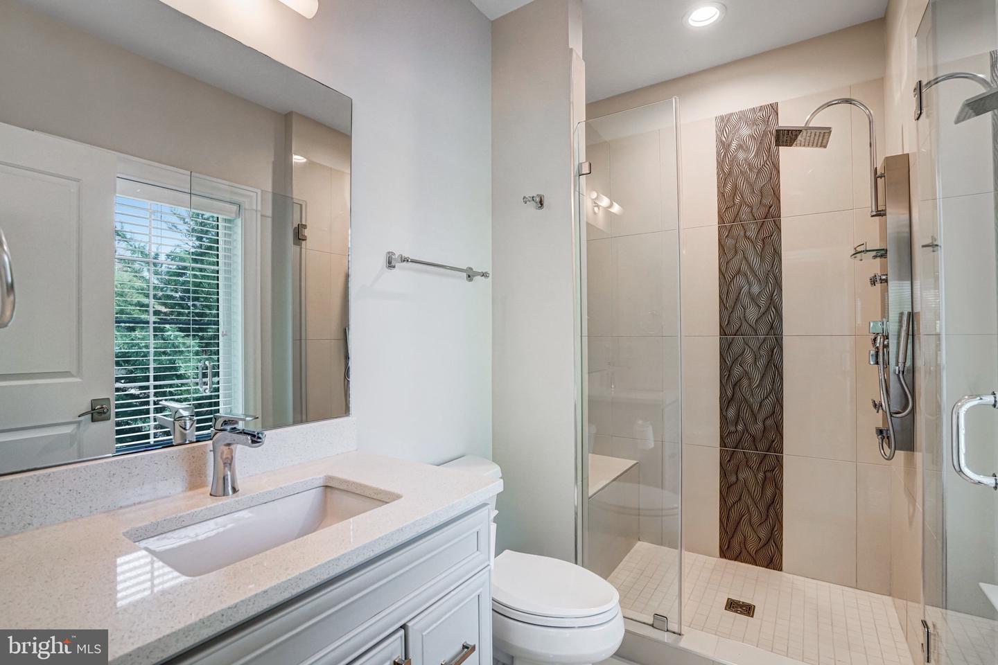 1712 LINWOOD PL, MCLEAN, Virginia 22101, 5 Bedrooms Bedrooms, ,6 BathroomsBathrooms,Residential,For sale,1712 LINWOOD PL,VAFX2235334 MLS # VAFX2235334