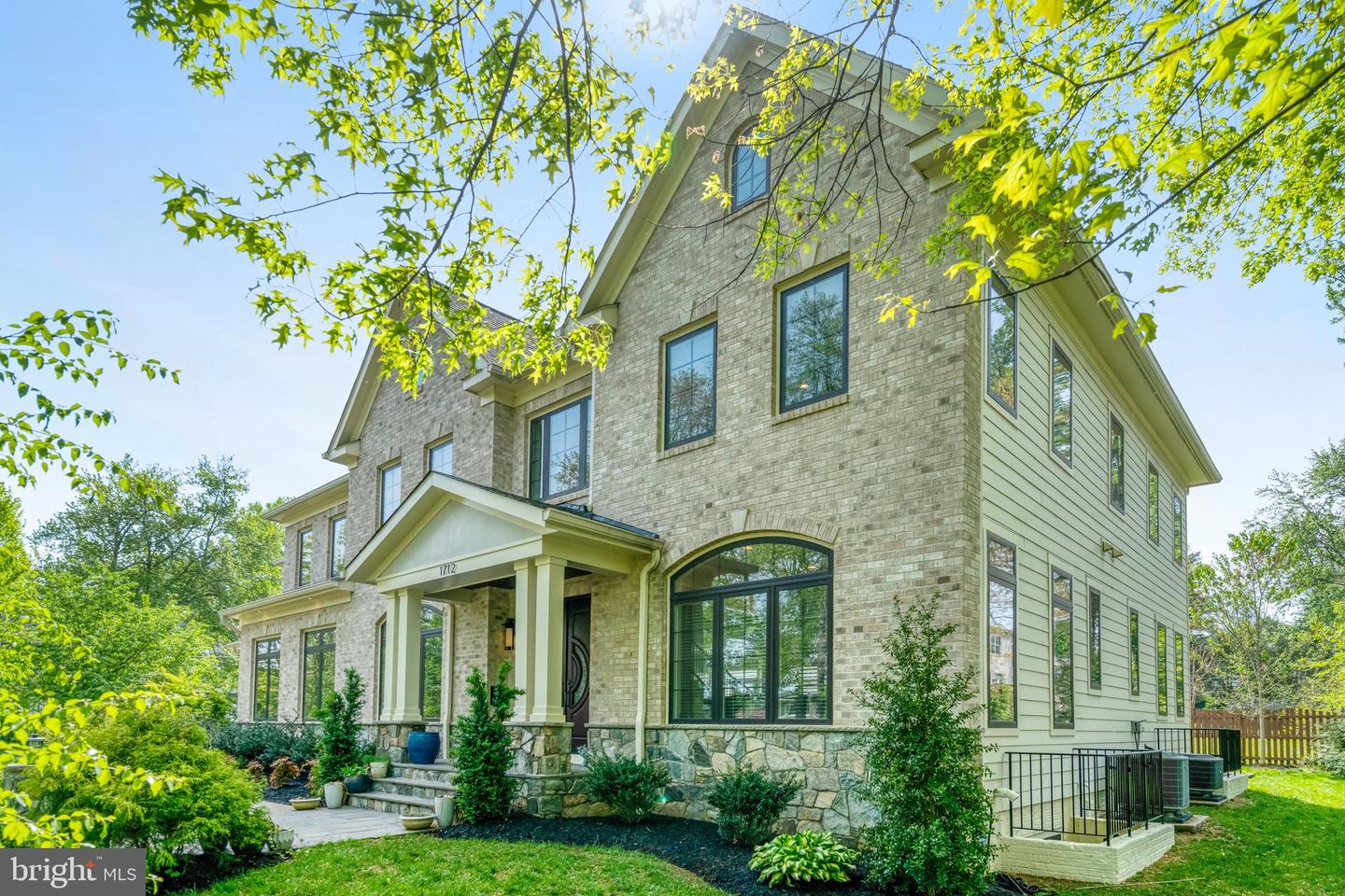 1712 LINWOOD PL, MCLEAN, Virginia 22101, 5 Bedrooms Bedrooms, ,6 BathroomsBathrooms,Residential,For sale,1712 LINWOOD PL,VAFX2235334 MLS # VAFX2235334