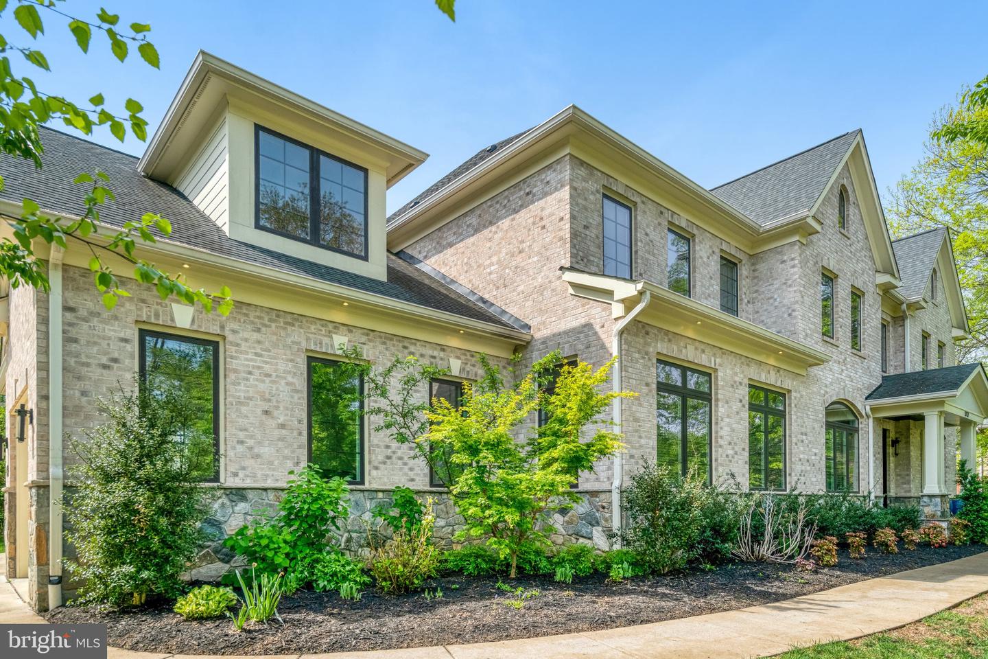 1712 LINWOOD PL, MCLEAN, Virginia 22101, 5 Bedrooms Bedrooms, ,6 BathroomsBathrooms,Residential,For sale,1712 LINWOOD PL,VAFX2235334 MLS # VAFX2235334