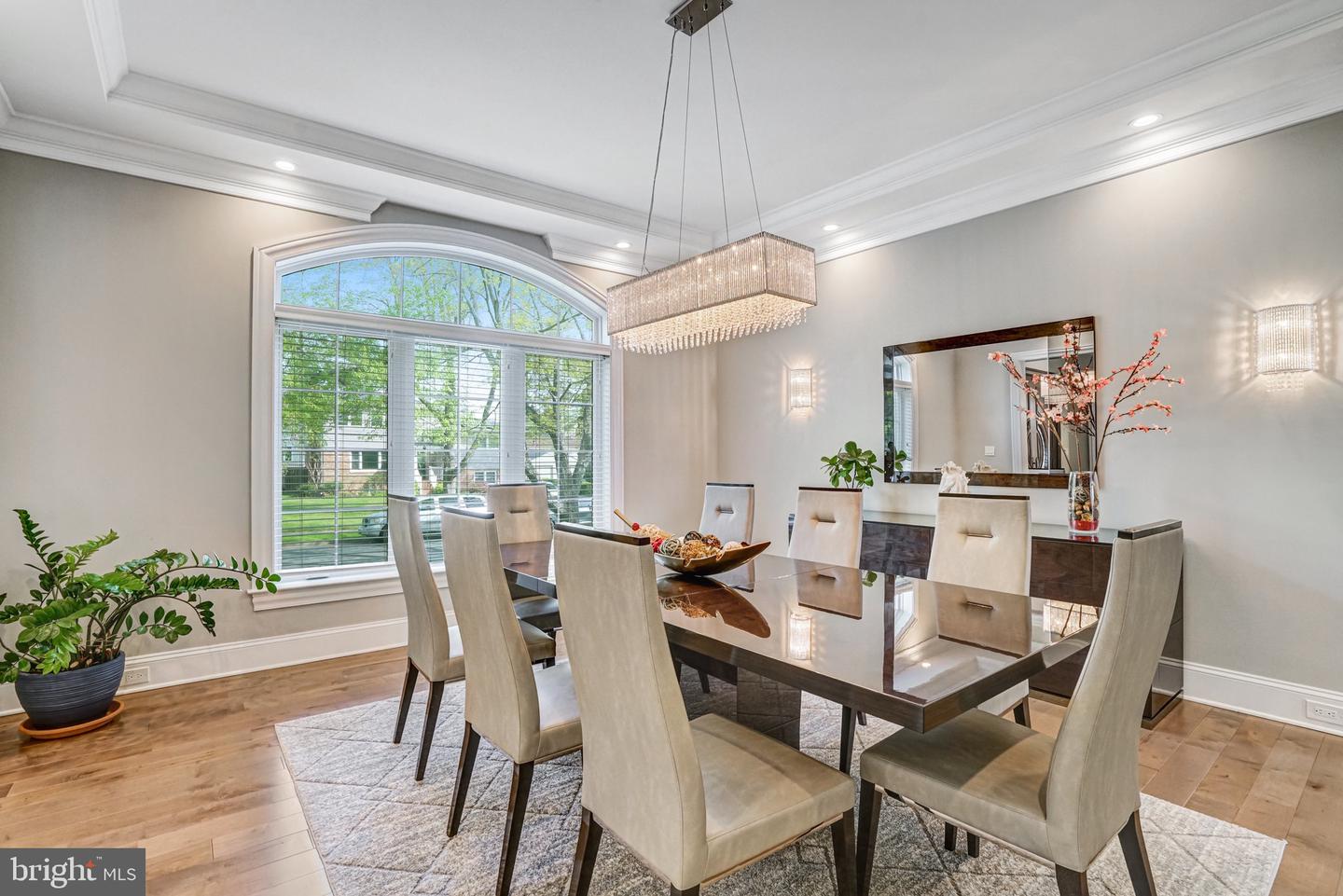 1712 LINWOOD PL, MCLEAN, Virginia 22101, 5 Bedrooms Bedrooms, ,6 BathroomsBathrooms,Residential,For sale,1712 LINWOOD PL,VAFX2235334 MLS # VAFX2235334