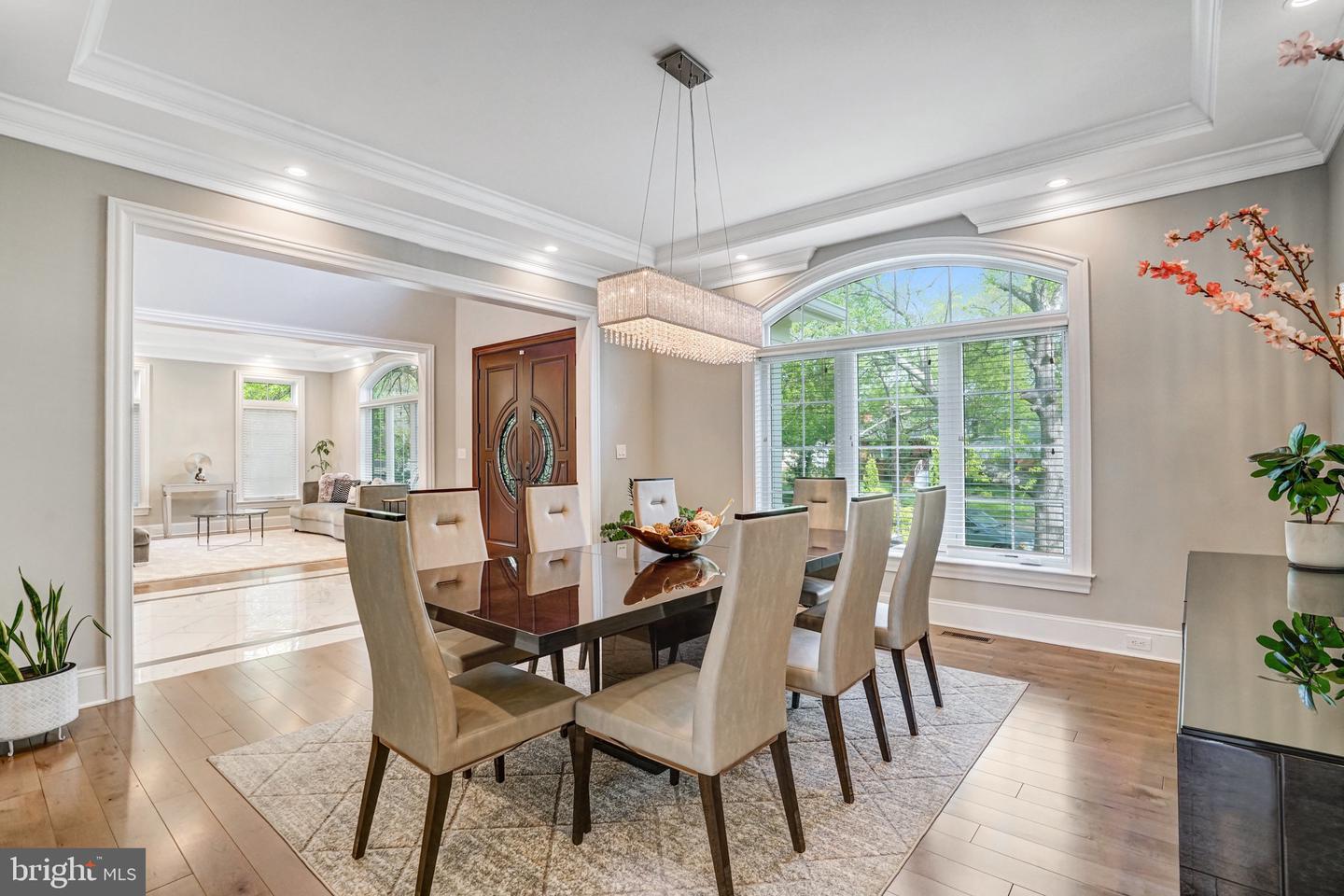 1712 LINWOOD PL, MCLEAN, Virginia 22101, 5 Bedrooms Bedrooms, ,6 BathroomsBathrooms,Residential,For sale,1712 LINWOOD PL,VAFX2235334 MLS # VAFX2235334
