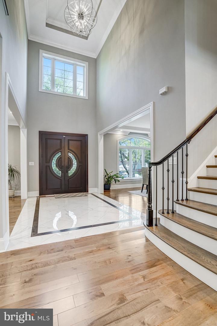 1712 LINWOOD PL, MCLEAN, Virginia 22101, 5 Bedrooms Bedrooms, ,6 BathroomsBathrooms,Residential,For sale,1712 LINWOOD PL,VAFX2235334 MLS # VAFX2235334