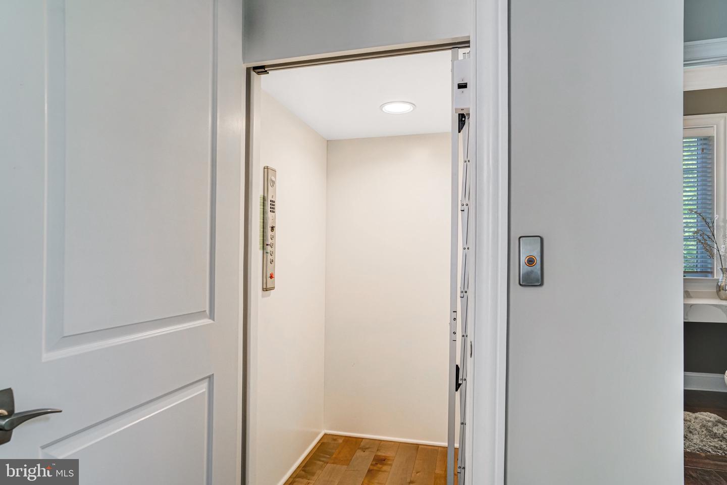 1712 LINWOOD PL, MCLEAN, Virginia 22101, 5 Bedrooms Bedrooms, ,6 BathroomsBathrooms,Residential,For sale,1712 LINWOOD PL,VAFX2235334 MLS # VAFX2235334