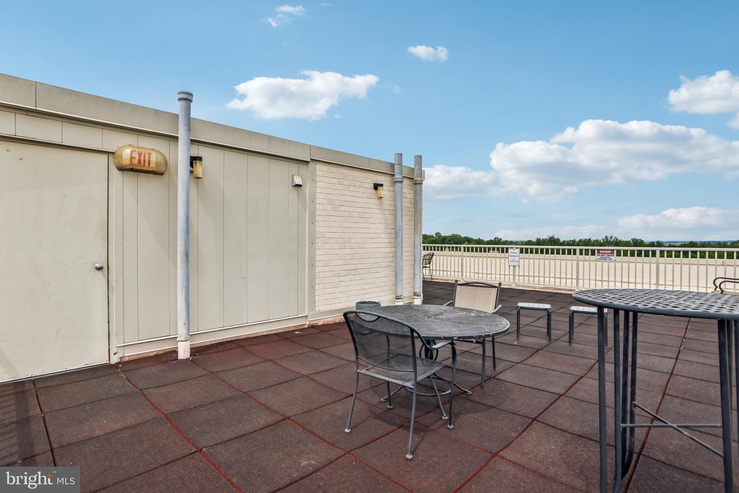 4201 CHERRY HILL RD #110, ARLINGTON, Virginia 22207, 2 Bedrooms Bedrooms, ,1 BathroomBathrooms,Residential,For sale,4201 CHERRY HILL RD #110,VAAR2056354 MLS # VAAR2056354