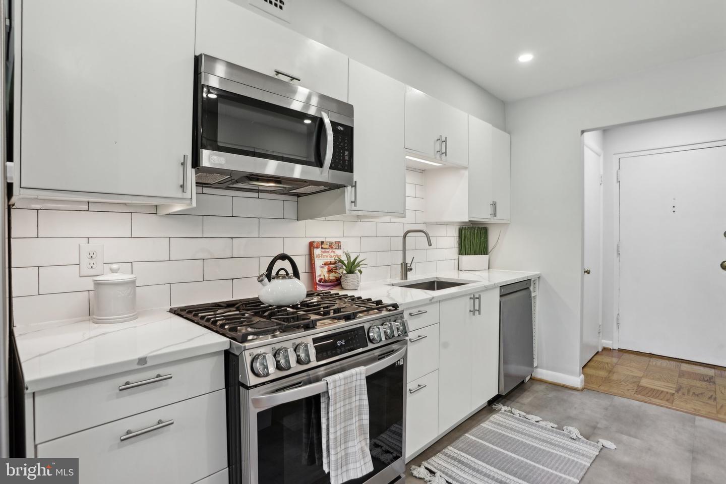 4201 CHERRY HILL RD #110, ARLINGTON, Virginia 22207, 2 Bedrooms Bedrooms, ,1 BathroomBathrooms,Residential,For sale,4201 CHERRY HILL RD #110,VAAR2056354 MLS # VAAR2056354