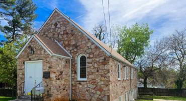 1203 WINDSOR LN, STAUNTON, Virginia 24401, ,Residential,1203 WINDSOR LN,664005 MLS # 664005