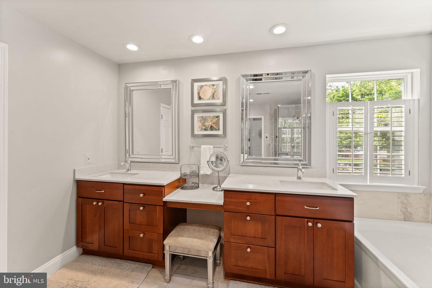 20827 MEDIX RUN PL, ASHBURN, Virginia 20147, 5 Bedrooms Bedrooms, ,3 BathroomsBathrooms,Residential,For sale,20827 MEDIX RUN PL,VALO2094420 MLS # VALO2094420
