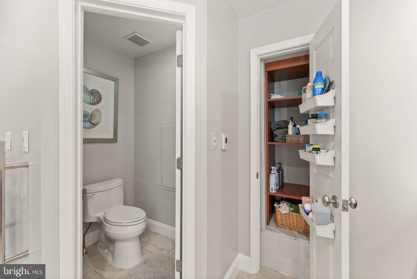 20827 MEDIX RUN PL, ASHBURN, Virginia 20147, 5 Bedrooms Bedrooms, ,3 BathroomsBathrooms,Residential,For sale,20827 MEDIX RUN PL,VALO2094420 MLS # VALO2094420