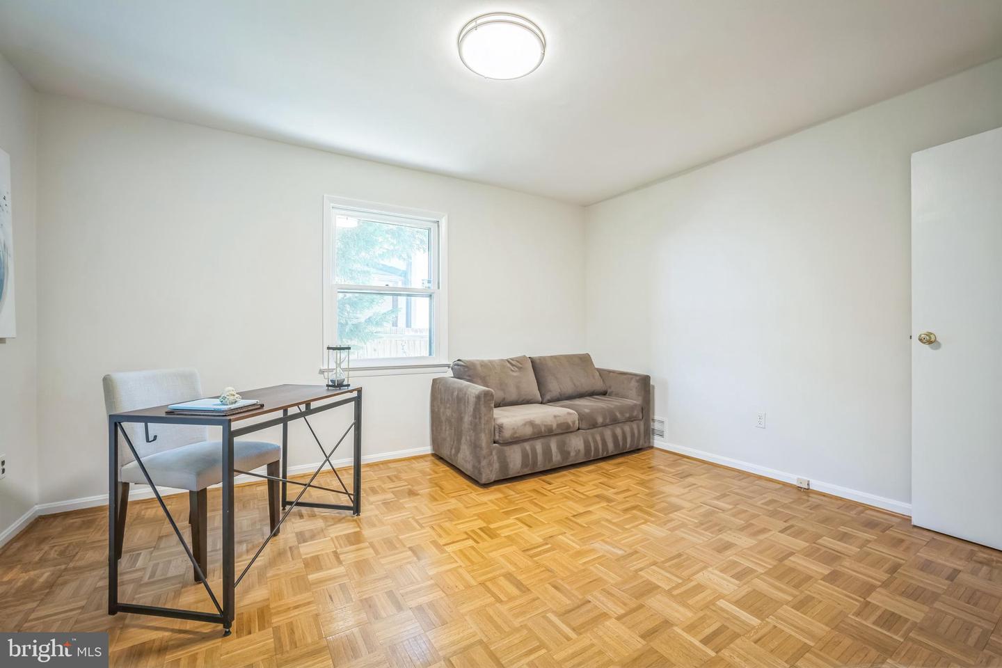 6105 26TH ST N, ARLINGTON, Virginia 22207, 3 Bedrooms Bedrooms, ,2 BathroomsBathrooms,Residential,For sale,6105 26TH ST N,VAAR2056342 MLS # VAAR2056342