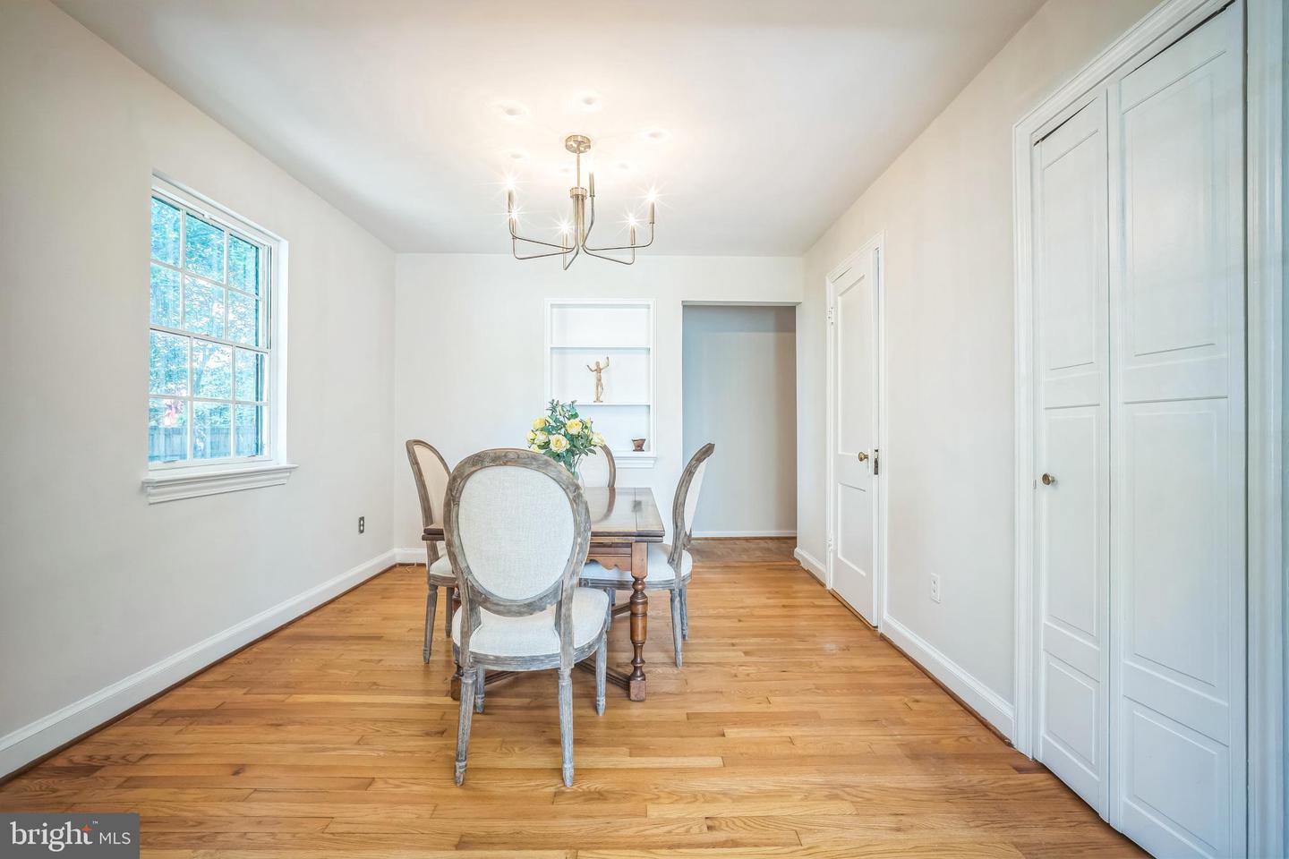 6105 26TH ST N, ARLINGTON, Virginia 22207, 3 Bedrooms Bedrooms, ,2 BathroomsBathrooms,Residential,For sale,6105 26TH ST N,VAAR2056342 MLS # VAAR2056342