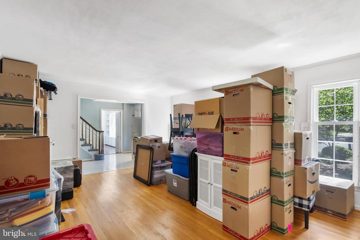 9802 CLYDE CT, VIENNA, Virginia 22181, 4 Bedrooms Bedrooms, ,2 BathroomsBathrooms,Residential,For sale,9802 CLYDE CT,VAFX2235630 MLS # VAFX2235630
