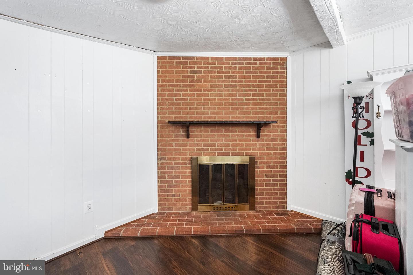 9802 CLYDE CT, VIENNA, Virginia 22181, 4 Bedrooms Bedrooms, ,2 BathroomsBathrooms,Residential,For sale,9802 CLYDE CT,VAFX2235630 MLS # VAFX2235630