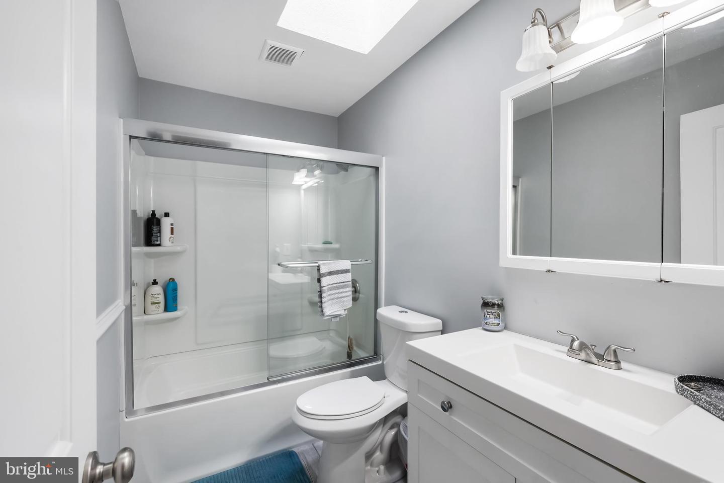 9802 CLYDE CT, VIENNA, Virginia 22181, 4 Bedrooms Bedrooms, ,2 BathroomsBathrooms,Residential,For sale,9802 CLYDE CT,VAFX2235630 MLS # VAFX2235630
