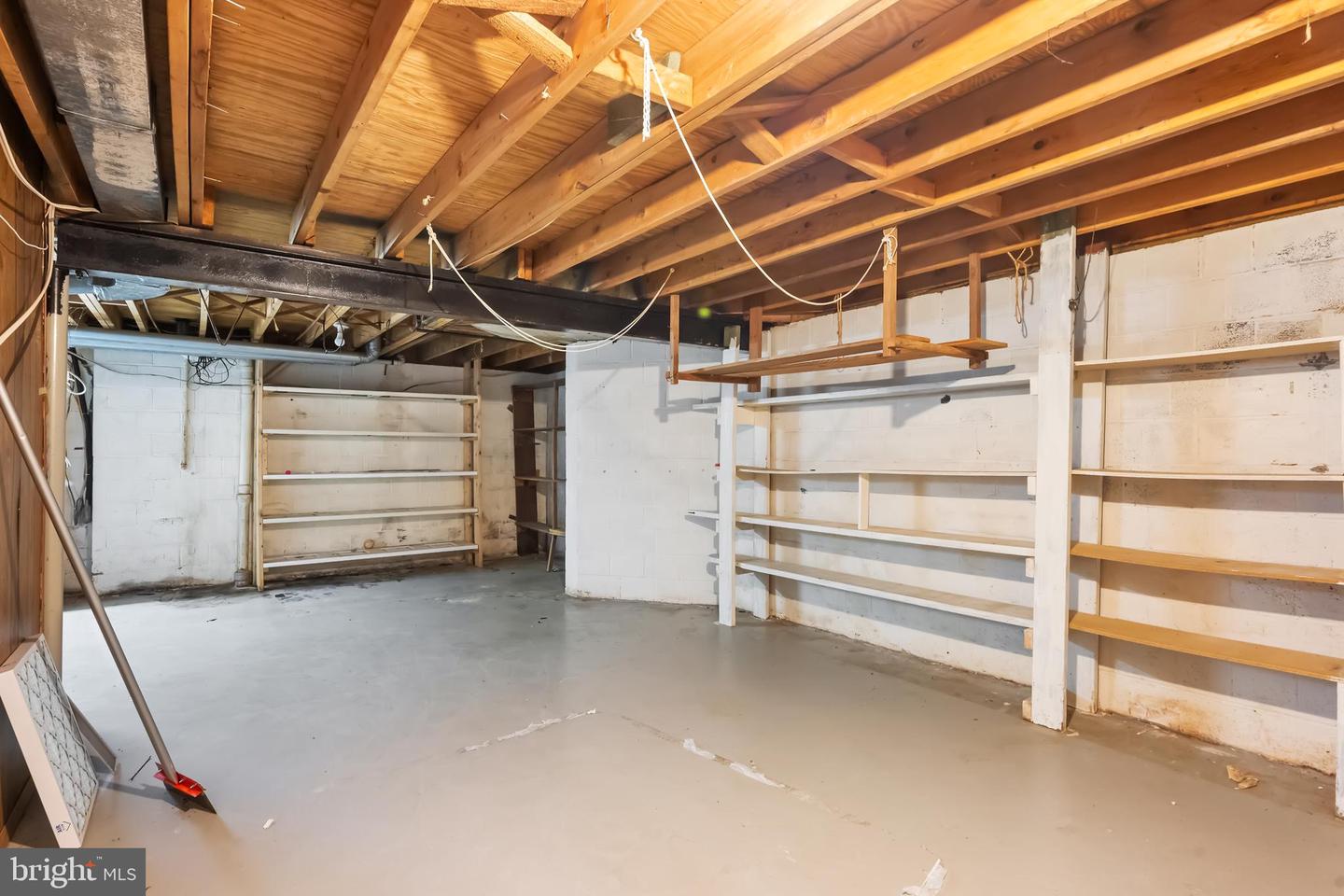 9802 CLYDE CT, VIENNA, Virginia 22181, 4 Bedrooms Bedrooms, ,2 BathroomsBathrooms,Residential,For sale,9802 CLYDE CT,VAFX2235630 MLS # VAFX2235630