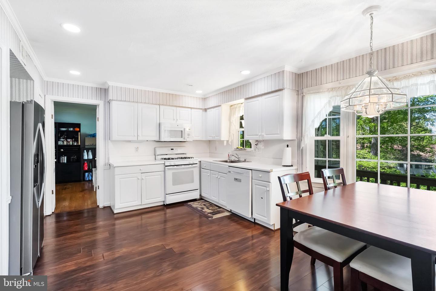 9802 CLYDE CT, VIENNA, Virginia 22181, 4 Bedrooms Bedrooms, ,2 BathroomsBathrooms,Residential,For sale,9802 CLYDE CT,VAFX2235630 MLS # VAFX2235630