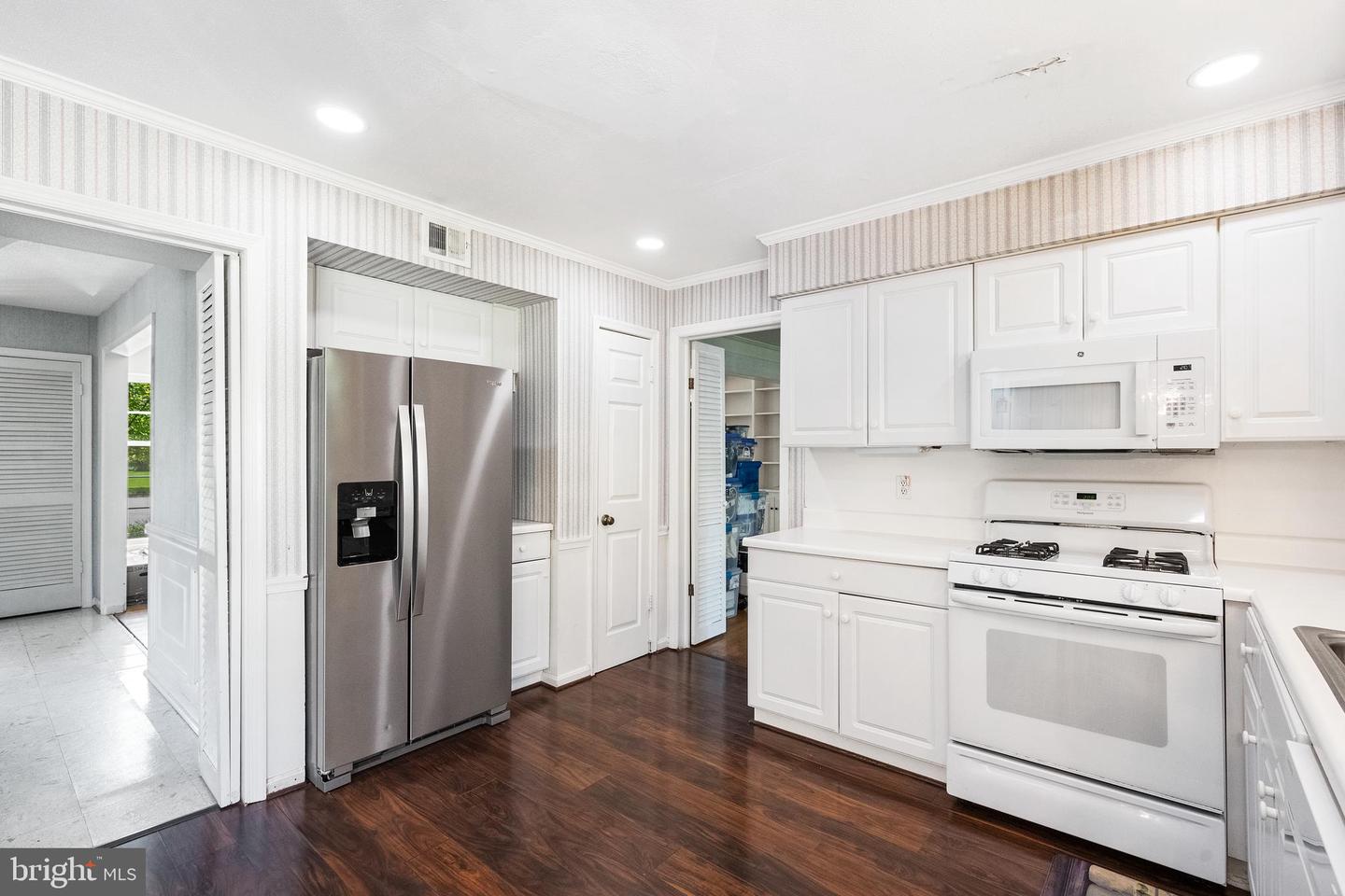 9802 CLYDE CT, VIENNA, Virginia 22181, 4 Bedrooms Bedrooms, ,2 BathroomsBathrooms,Residential,For sale,9802 CLYDE CT,VAFX2235630 MLS # VAFX2235630