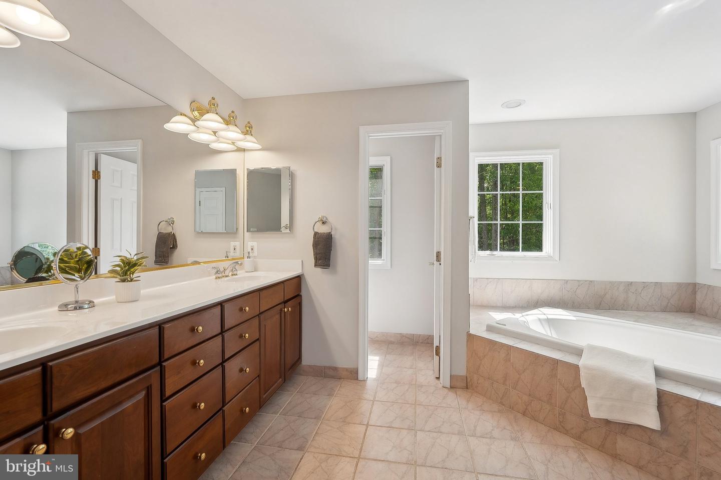 3222 NAVY DR, OAK HILL, Virginia 20171, 5 Bedrooms Bedrooms, ,4 BathroomsBathrooms,Residential,For sale,3222 NAVY DR,VAFX2235670 MLS # VAFX2235670