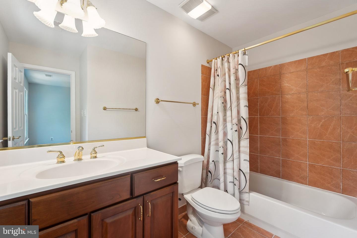 3222 NAVY DR, OAK HILL, Virginia 20171, 5 Bedrooms Bedrooms, ,4 BathroomsBathrooms,Residential,For sale,3222 NAVY DR,VAFX2235670 MLS # VAFX2235670