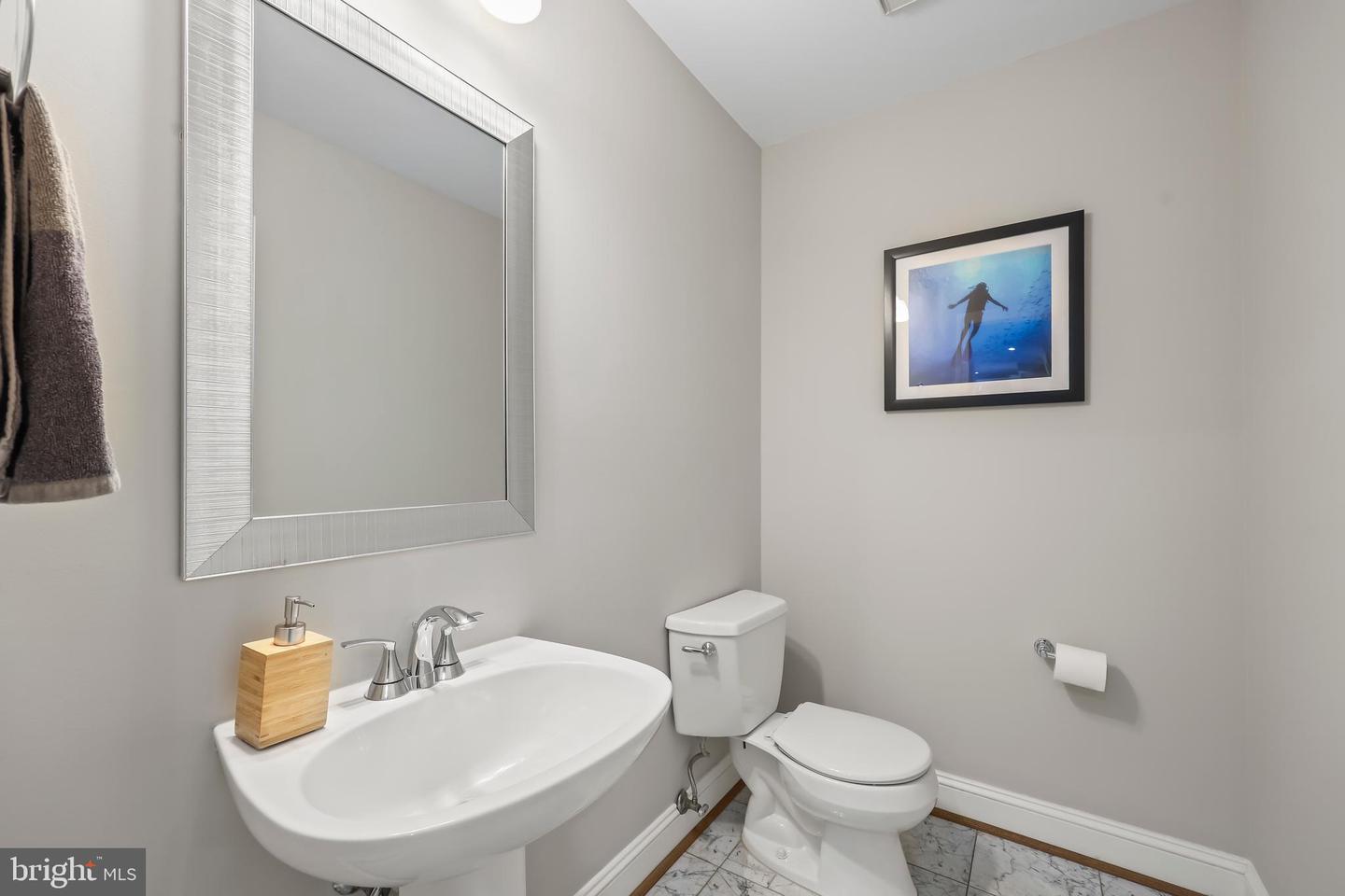 10137 COMMUNITY LN, FAIRFAX STATION, Virginia 22039, 5 Bedrooms Bedrooms, ,4 BathroomsBathrooms,Residential,For sale,10137 COMMUNITY LN,VAFX2235680 MLS # VAFX2235680