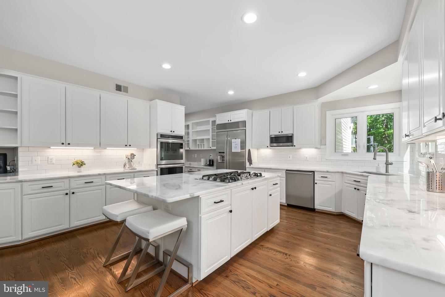 10137 COMMUNITY LN, FAIRFAX STATION, Virginia 22039, 5 Bedrooms Bedrooms, ,4 BathroomsBathrooms,Residential,For sale,10137 COMMUNITY LN,VAFX2235680 MLS # VAFX2235680