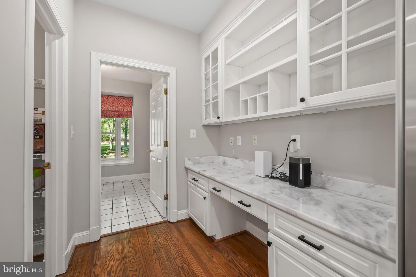 10137 COMMUNITY LN, FAIRFAX STATION, Virginia 22039, 5 Bedrooms Bedrooms, ,4 BathroomsBathrooms,Residential,For sale,10137 COMMUNITY LN,VAFX2235680 MLS # VAFX2235680
