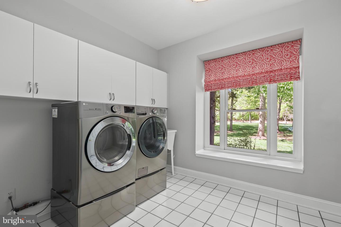10137 COMMUNITY LN, FAIRFAX STATION, Virginia 22039, 5 Bedrooms Bedrooms, ,4 BathroomsBathrooms,Residential,For sale,10137 COMMUNITY LN,VAFX2235680 MLS # VAFX2235680