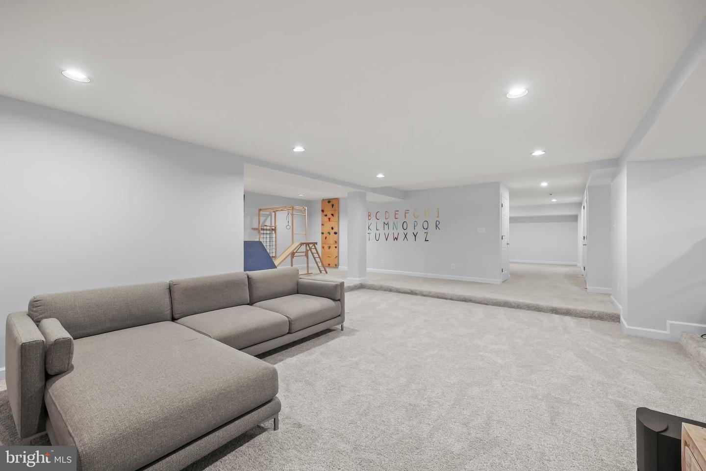 10137 COMMUNITY LN, FAIRFAX STATION, Virginia 22039, 5 Bedrooms Bedrooms, ,4 BathroomsBathrooms,Residential,For sale,10137 COMMUNITY LN,VAFX2235680 MLS # VAFX2235680