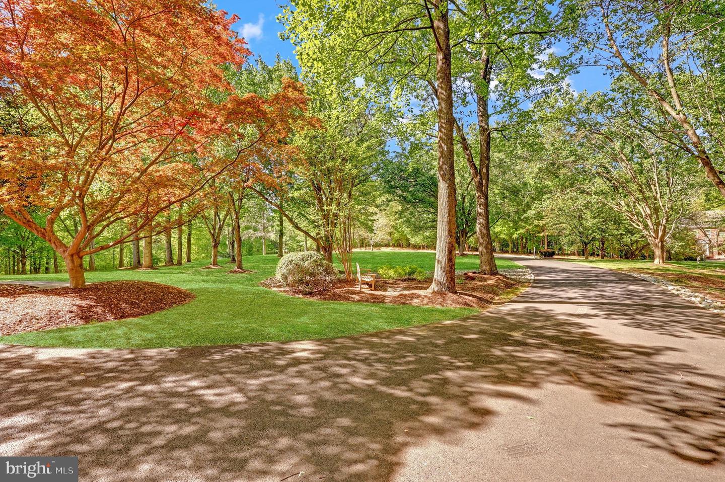 10137 COMMUNITY LN, FAIRFAX STATION, Virginia 22039, 5 Bedrooms Bedrooms, ,4 BathroomsBathrooms,Residential,For sale,10137 COMMUNITY LN,VAFX2235680 MLS # VAFX2235680