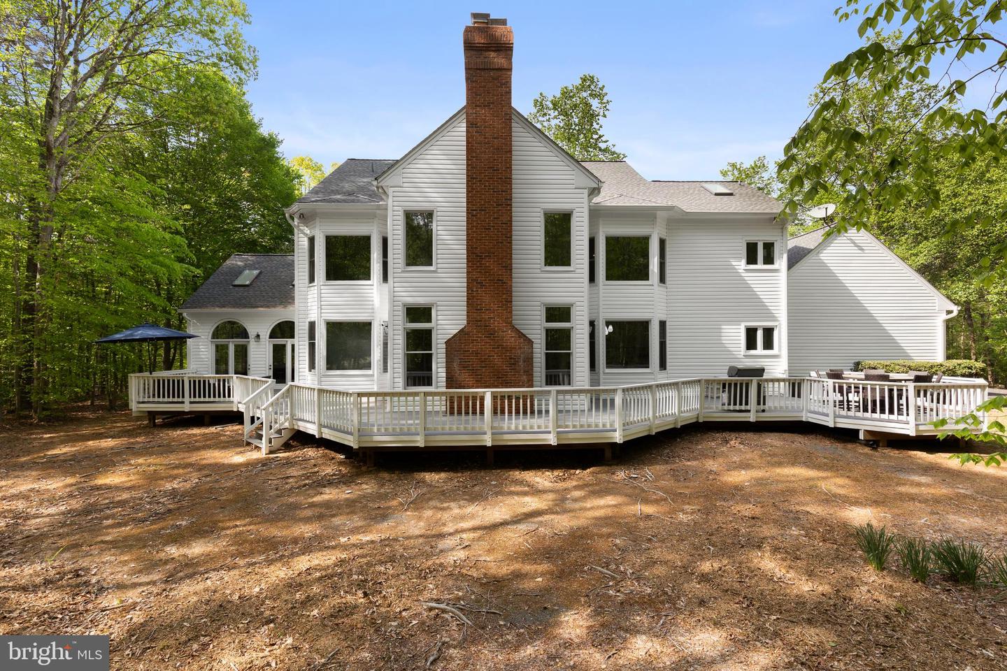 10137 COMMUNITY LN, FAIRFAX STATION, Virginia 22039, 5 Bedrooms Bedrooms, ,4 BathroomsBathrooms,Residential,For sale,10137 COMMUNITY LN,VAFX2235680 MLS # VAFX2235680