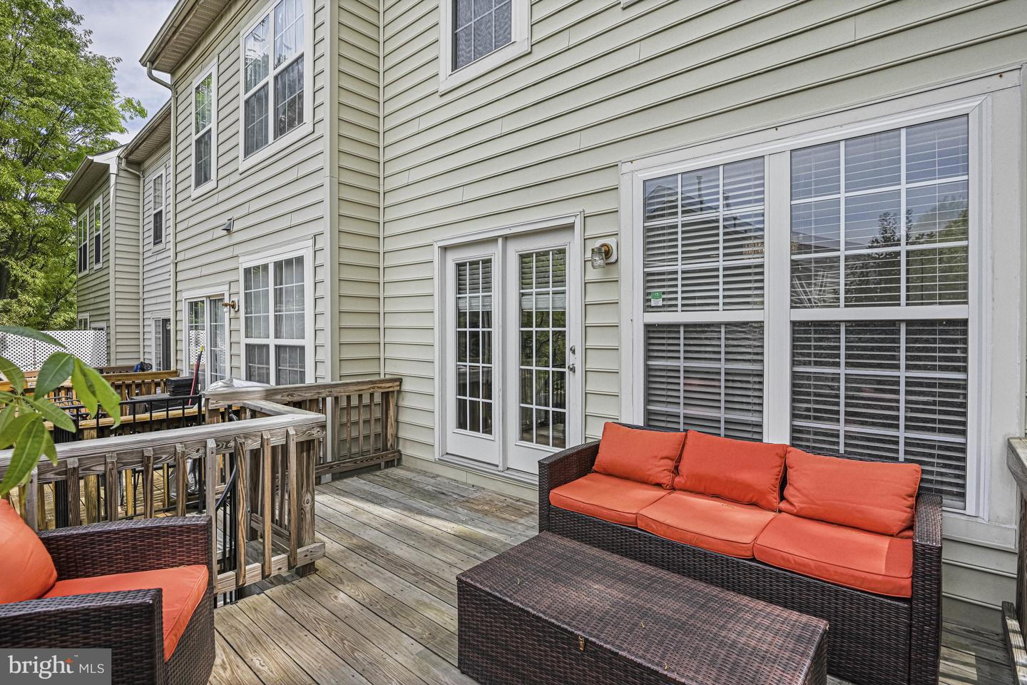 4180 TIMBER LOG WAY, FAIRFAX, Virginia 22030, 3 Bedrooms Bedrooms, ,2 BathroomsBathrooms,Residential,For sale,4180 TIMBER LOG WAY,VAFX2235692 MLS # VAFX2235692