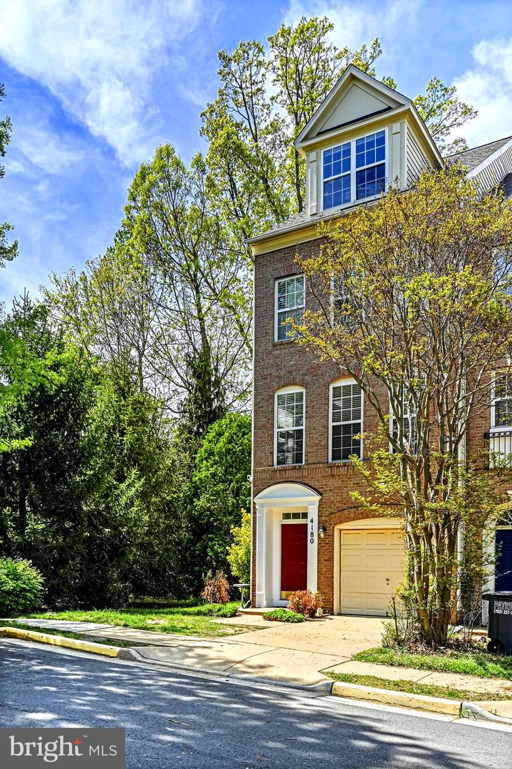 4180 TIMBER LOG WAY, FAIRFAX, Virginia 22030, 3 Bedrooms Bedrooms, ,2 BathroomsBathrooms,Residential,For sale,4180 TIMBER LOG WAY,VAFX2235692 MLS # VAFX2235692