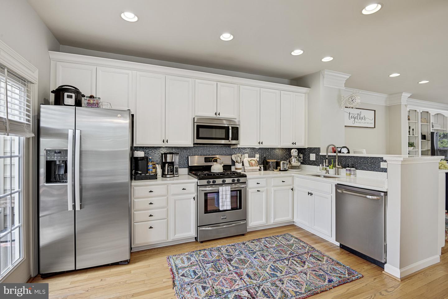 4180 TIMBER LOG WAY, FAIRFAX, Virginia 22030, 3 Bedrooms Bedrooms, ,2 BathroomsBathrooms,Residential,For sale,4180 TIMBER LOG WAY,VAFX2235692 MLS # VAFX2235692