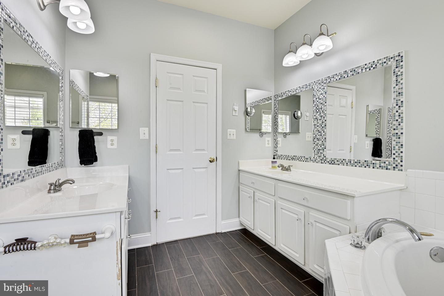 4180 TIMBER LOG WAY, FAIRFAX, Virginia 22030, 3 Bedrooms Bedrooms, ,2 BathroomsBathrooms,Residential,For sale,4180 TIMBER LOG WAY,VAFX2235692 MLS # VAFX2235692