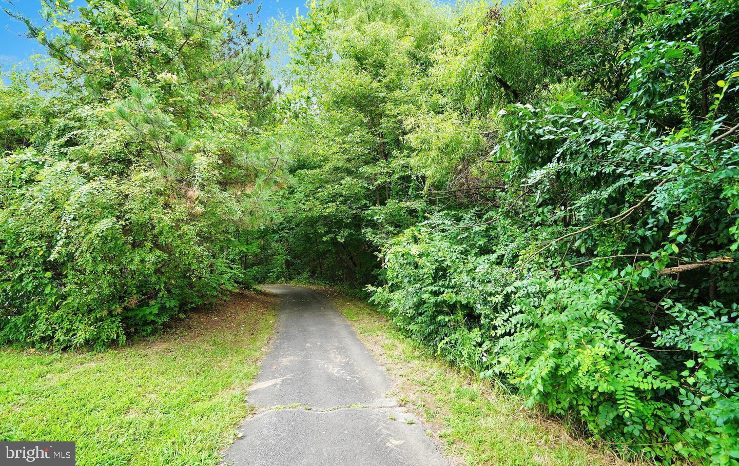 4180 TIMBER LOG WAY, FAIRFAX, Virginia 22030, 3 Bedrooms Bedrooms, ,2 BathroomsBathrooms,Residential,For sale,4180 TIMBER LOG WAY,VAFX2235692 MLS # VAFX2235692