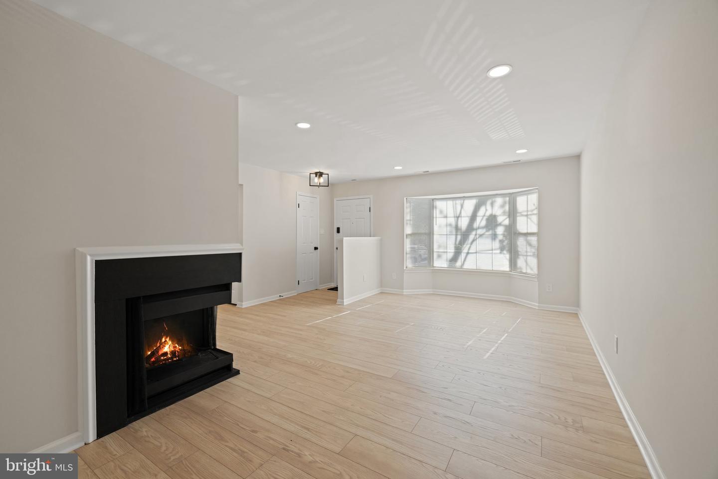4030 SPRING RUN CT, CHANTILLY, Virginia 20151, 3 Bedrooms Bedrooms, ,2 BathroomsBathrooms,Residential,For sale,4030 SPRING RUN CT,VAFX2235712 MLS # VAFX2235712